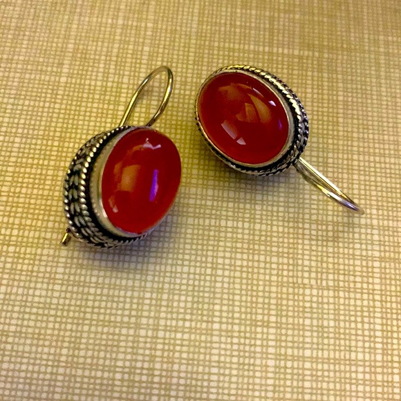 Jewelry - Beautiful carnelian dangle artwork earrings